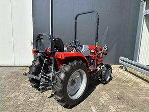 Tracteur agricole compact Massey Ferguson 1740E, 21 CV, 4 roues motrices, transmission hydrostatique - Product Image 4