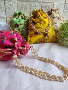 Sacs à main Potli brodés pour femmes, perles de perles, cordon de serrage, pochette multicolores pour femmes, Matka Potli traditionnel, cadeau de Pooja - Product Image 2