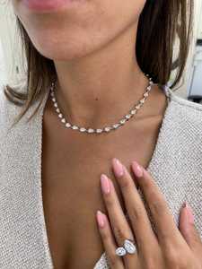 สร้อยคอเทนนิสทองคำขาว 14K ประดับเพชรทรงลูกแพร์ 8.95 กะรัต เพชรเลี้ยงในห้องปฏิบัติการ ได้รับการรับรองจาก IGI งานแฮนด์เมด ตัวเรือนแบบ Prong Setting เครื่องประดับสำหรับทุกเพศ - Product Image 3