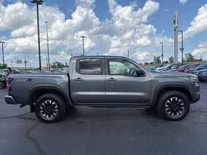 USADO 2024 Frontier PRO 4X Crew Cab AWD Dark ACC Asientos de Tela EN Buen Estado Listo para Conducir - Product Image 2