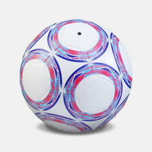 Balón de fútbol de cuero PU de alta calidad, tamaño oficial, logotipo personalizado impreso, el mejor fabricante para uso profesional en fútbol - Product Image 2