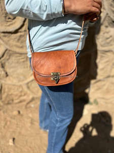 กระเป๋าถือหนังแพะสไตล์วินเทจสำหรับผู้หญิงทำด้วยมือกระเป๋าสะพายหนังแท้5*7ทำด้วยมือ - Product Image 4