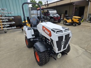 Tractor Utilitario AT450 Usado a Precio de Fábrica, Listo para Trabajar con Motor de Gasolina de 32 Caballos de Fuerza - Product Image 6