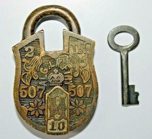 Serrures classiques en fer forgé avec clés uniques de style rétro pour améliorer l'apparence des coffres de rangement et des meubles en bois - Product Image 5