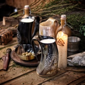 Tasse en corne pour hommes et femmes Véritable tasse en corne de Viking fabriquée à la main Original Medieval - Product Image 1