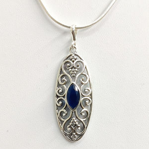 Pendentif religieux artisanal en agate saphir avec diamant serti en or et perle, 3,5 grammes, sertissage clos, bijou cadeau - Product Image 1