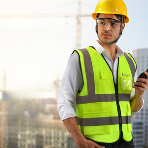 Casque de sécurité pour l'exploitation minière à haute visibilité avec plusieurs poches réfléchissantes et gilet respirant sans manches en maille pour les travailleurs avec logo - Product Image 1