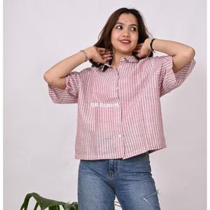 Blusa de Algodón Tejida a Mano con Estampado a Cuadros para Mujer, Diseño Elegante para Oficina y Eventos Formales, Estilo Veraniego con Botones - Product Image 3