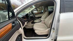 Increíble Lincoln MKC Select AWD 2017 Usado en Perfectas Condiciones con Poco Kilometraje en Existencia, Ofrecido a una Fantástica Oferta - Product Image 3