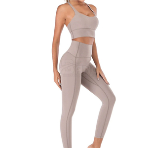 Top qualité sur mesure plaine femmes Yoga ensemble prix de gros femmes Yoga ensemble fabriqué au Pakistan - Product Image 1