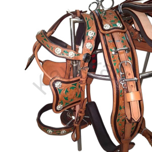 ชุดสายรัดสำหรับขับรถม้าหนังสีน้ำตาลและธรรมชาติสามโทนสำหรับรถเข็นหรือรถม้าหนึ่งตัว - Product Image 1