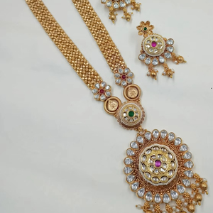 ENSEMBLE DE BIJOUX INDIENS TRADITIONNELS ET À LA MODE EN CUIVRE ENSEMBLE DE BIJOUX DE MARIAGE POUR FEMMES BOUCLES D'OREILLES ET COLLIER - Product Image 1