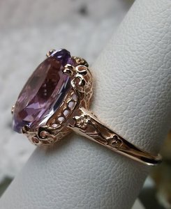 Bague en argent sterling 925 massif avec pierre d'améthyste de coupe ovale victorienne, design unique, bijoux pour femmes, design Dubaï, sertissage à griffes - Product Image 3