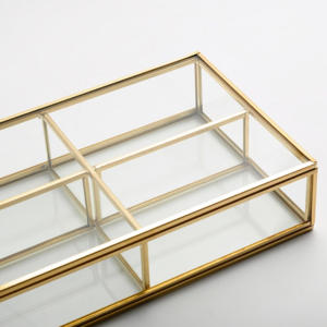 Caja de almacenamiento de vidrio con particiones de latón, marco de Metal dorado de lujo moderno hecho a mano, organizador acrílico decorativo para el hogar para collares y anillos - Product Image 2