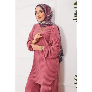 Hijab 2 pièces plissé et confortable à motif de roses, style modeste et modeste - Product Image 2