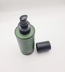 Fabriqué pour les hommes, cette lotion biologique utilise des ingrédients naturels coréens pour soutenir l'équilibre hydratant quotidien et améliorer l'apparence de la peau. - Product Image 3