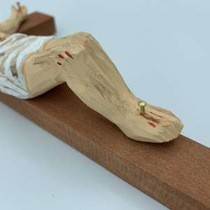 Statuette di Crocifisso in Legno Intagliate a Mano Senza Marca Gesù Felice Articoli Religiosi Artigianato in Legno - Product Image 2