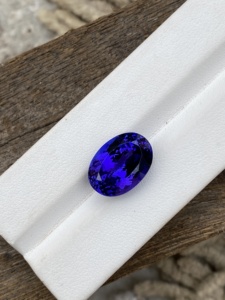 Piedra de corte ovalado de tanzanita Natural muy hermosa certificada con buen color y zoisita Natural de cocción, lupa limpia de 10,09 quilates - Product Image 2