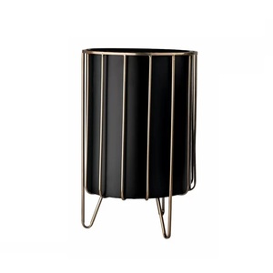 Maceta de oro montada en la pared, Soporte redondo para plantas de flores, Metal para interiores y exteriores, decoración para interiores y exteriores, uso en venta al por mayor - Product Image 3