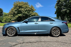 CADILLAC CT4-V BLACKWING 2023 USADO, Volante a la Izquierda/Derecha - Product Image 3