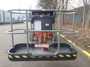 Niftylift HR17 Hybrid Cherry Picker Elevador de pluma autopropulsado de 56 pies con energía eléctrica diésel para acceso aéreo - Product Image 3