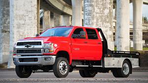 Chevrolet Silverado 4500HD Crew Cab 4×4 à plateau, occasion, année 2024, avec moteur diesel Dura-max de 6,6 L - Product Image 2