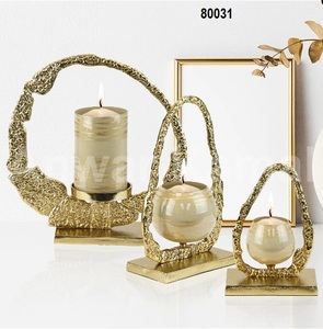 เชิงเทียนทองคำรูปพายุเฮอริเคน - Product Image 1