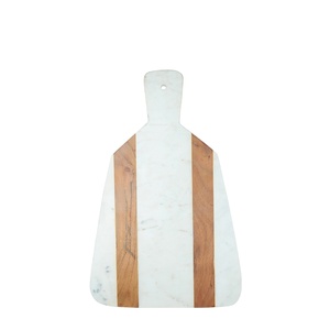 เขียงไม้และหินอ่อนที่มีด้ามจับตามหลักสรีรศาสตร์เหมาะสำหรับการสับและการตกแต่งห้องครัวอย่างมีสไตล์ - Product Image 1