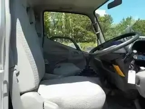 Camioneta T0 y3 t.as D.yna Usada en Buen Estado, 4x4, Sin Accidentes y con Garantía, Lista para Conducir - Product Image 3