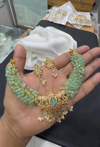 ชุดสร้อยคอ CZ แบบด้าน ชุดสร้อยคอสวยงาม หรูหรา ดีไซน์ใหม่ล่าสุด โดดเด่นไม่ซ้ำใคร เหมาะสำหรับใส่ไปงานปาร์ตี้ งานเฉลิมฉลองต่างๆ - Product Image 5