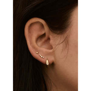 Aretes de Diamantes Tipo Huggie con Diseño de Cúpula, Dare to Love - Product Image 2