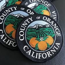 Venta al por mayor patrón personalizado hierro-en poliéster etiquetas tejidas gancho sarga tejido impresión insignias extremo pliegue ropa parches - Product Image 3