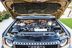 Toyota Land Cruiser Serie 250 Primera Edición 2024, SUV 4x4 de 4 Puertas, Certificado, Limpio y Poco Usado, Transmisión Automática, Volante a la Izquierda, Color Oscuro - Product Image 5