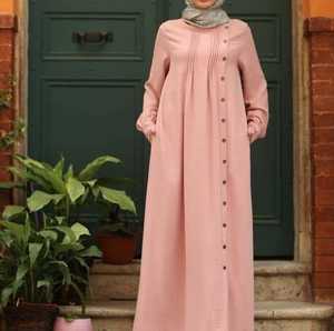 Abaya turque modeste à forte demande avec boutons et poches latérales Hijab en tissu Nida robe musulmane en mousseline de soie assortie - Product Image 1
