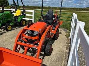 Acheter une pelle rétrocaveuse Kubota B2320 B3211 B1820 BX BX23S 4 roues motrices Kubota avec chargeur frontal LA304 - Product Image 2