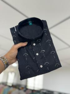 Nueva tela clásica Premium Heavy Royal con Secuencia de bordado Work Kurta Pyjama Colección para hombres - Product Image 4