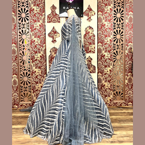 Msot Vente en gros Robe de couleur grise espagnole avec des perles lourdes et des paillettes, parfaite pour les occasions spéciales de l'Inde - Product Image 4