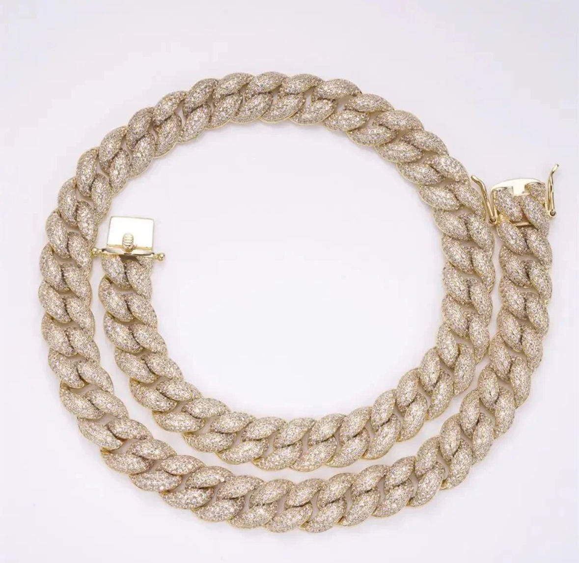 สีเหลืองทอง