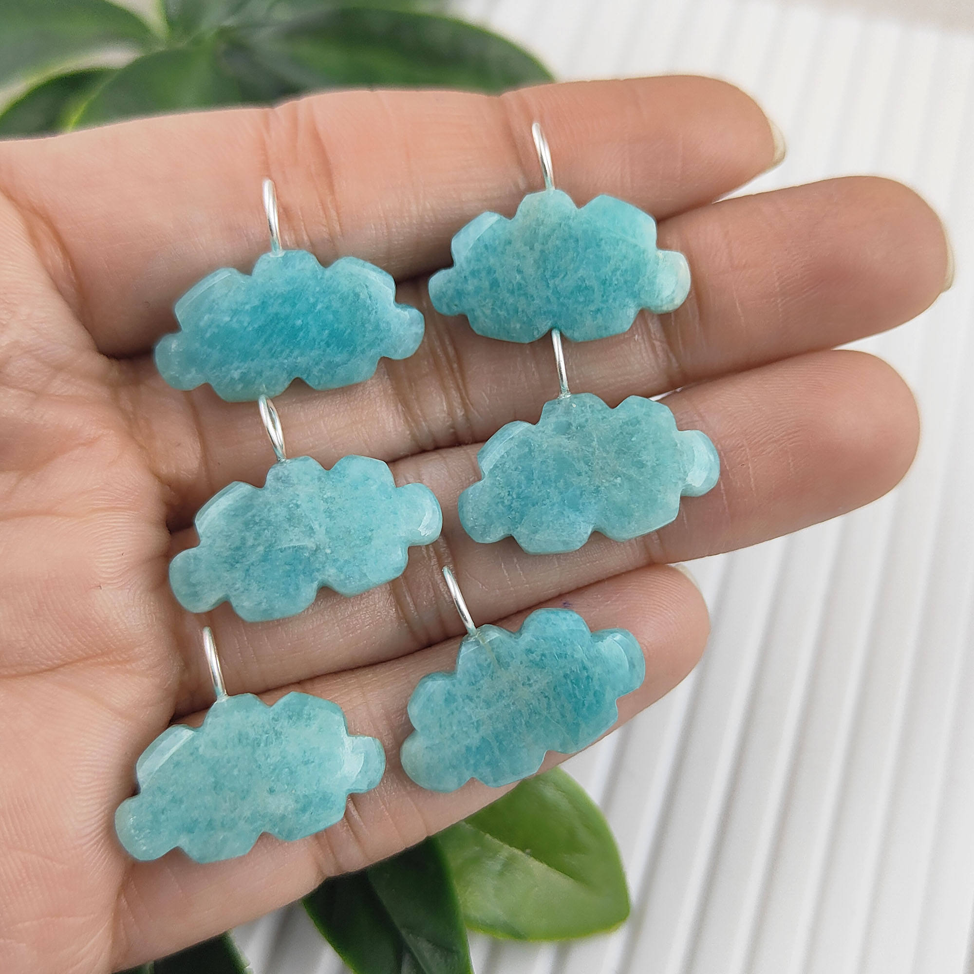 เช่นเดียวกับภาพ