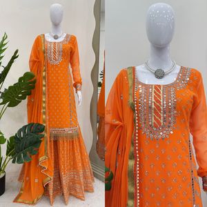 Costumes Sharara de créateur avec broderie et paillettes Vêtements ethniques élégants pour les mariages, les fêtes et les célébrations festives - Product Image 2