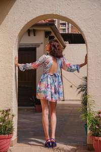 NYC Robe courte Robe en polyester pour femme Robe d'été légère avec ceinture au design enveloppant confortable pour un usage quotidien - Product Image 3