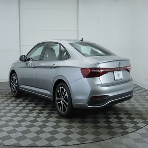 ¡Oferta Imperdible! Volkswagen Jetta SE I-4 DI DOHC 2025 Súper Limpio, Turboalimentado, Tracción Delantera, Sedán de Lujo Automático - Product Image 2