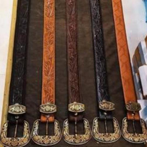 Cinturón de cuero tallado a la moda, duradero y elegante, perfecto, de alta calidad, Unisex - Product Image 1