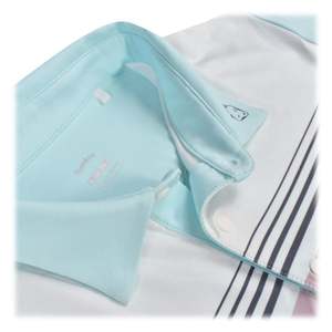 Veste de golf à manches courtes Handee bleu saphir avec rayures blanches et empiècements roses - Product Image 3