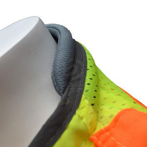 Chaleco de seguridad de manga corta de nuevo diseño, chaleco de seguridad de algodón y poliéster al por mayor hecho en Pakistán - Product Image 3