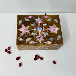 Vente en gros belle conception florale incrustation de marbre naturel boîtes à bijoux faites à la main avec une bonne qualité meilleur prix disponible - Product Image 1