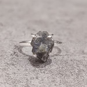 Anillo de Plata de Ley 925 con Piedra Natural en Bruto Ajustable para Mujer, con Labradorita y Engaste de Garras, Regalo de Navidad - Product Image 1