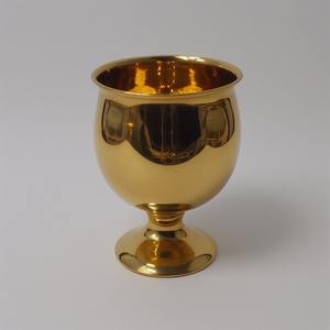 Cáliz de iglesia de latón Premium con símbolos grabados a mano polacos antiguos que ofrecen presencia atemporal en ceremonias religiosas - Product Image 6