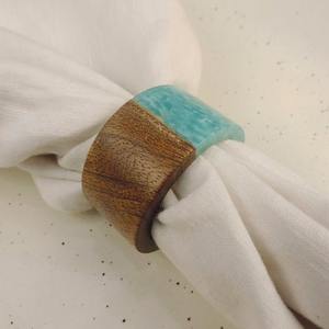 Ensemble de porte-serviettes en résine de luxe avec design personnalisé pour les événements de mariage - Product Image 3