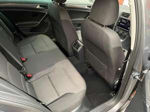 Volkswagen Golf Usado con Volante a la Izquierda/Derecha - Product Image 4